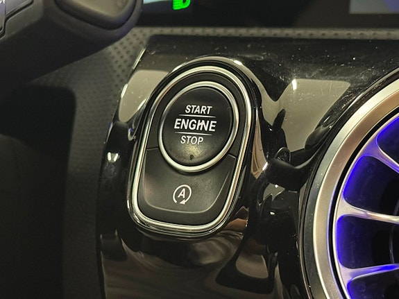 Mercedes-Benz CLA220 25 of 30