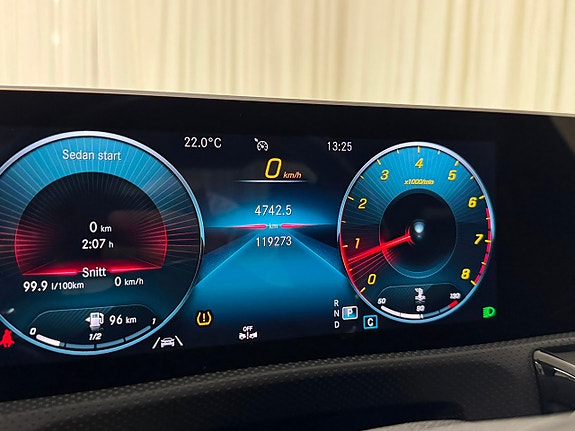 Mercedes-Benz CLA220 11 of 30