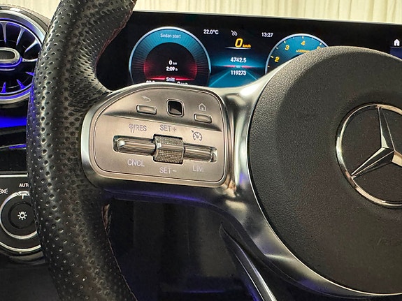 Mercedes-Benz CLA220 9 of 30