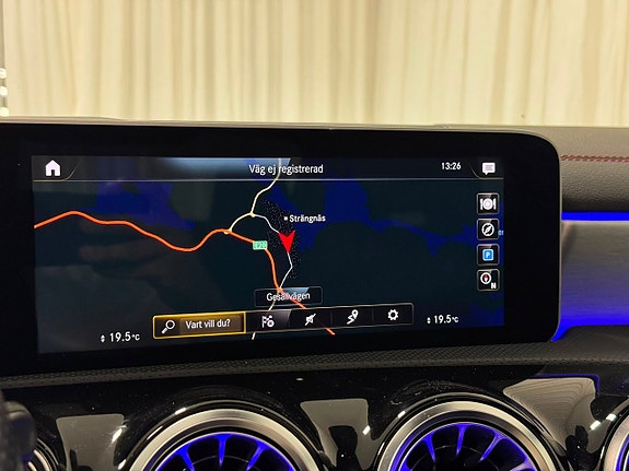 Mercedes-Benz CLA220 12 of 30