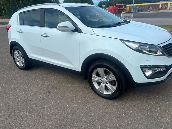 Kia Sportage 2 of 6