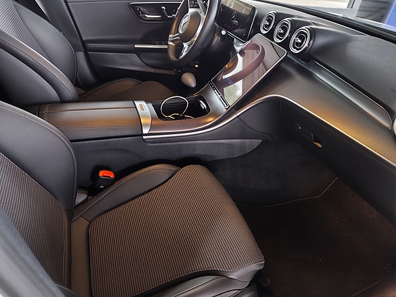 Mercedes-Benz C200 12 of 14