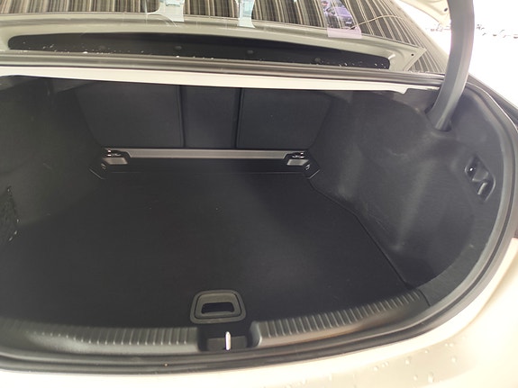 Mercedes-Benz C200 13 of 14