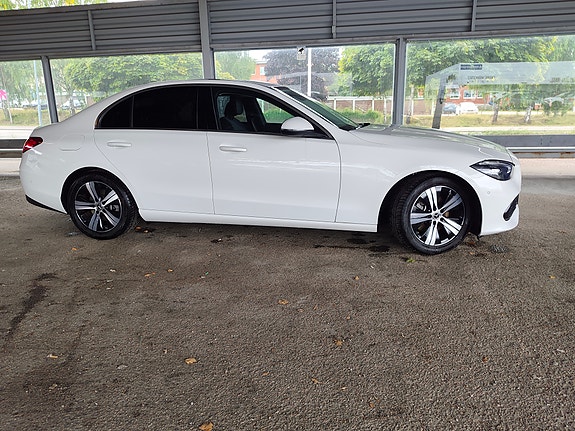 Mercedes-Benz C200 3 of 14