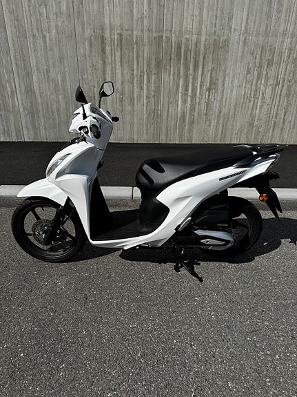 Honda NSC110 Vision 2 of 4