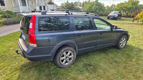 Volvo XC70 3 of 6