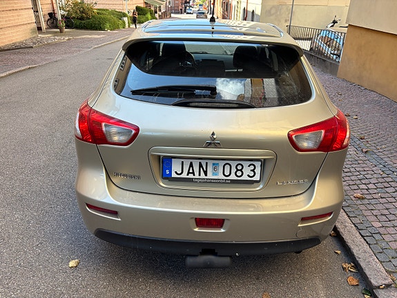 Mitsubishi Lancer 4 of 7