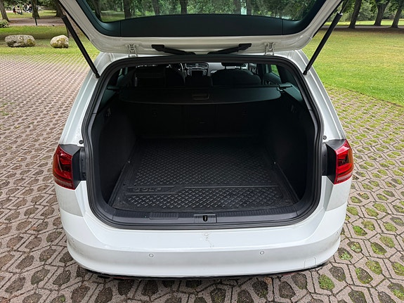 Volkswagen Golf VII 6 of 9