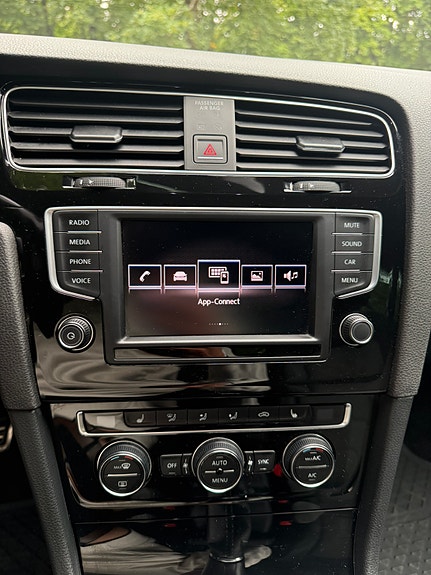 Volkswagen Golf VII 9 of 9