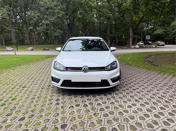 Volkswagen Golf VII 2 of 9