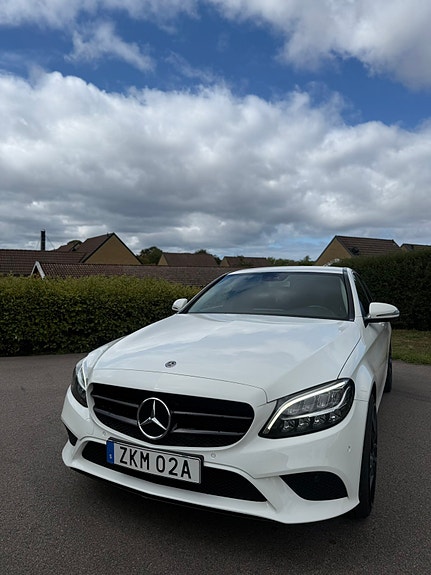 Mercedes-Benz C200 d 2 of 11