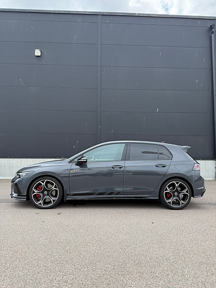 Volkswagen Golf VIII 3 of 22