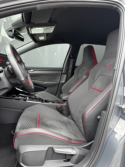 Volkswagen Golf VIII 12 of 22