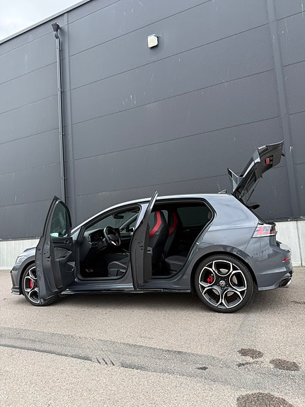 Volkswagen Golf VIII 6 of 22