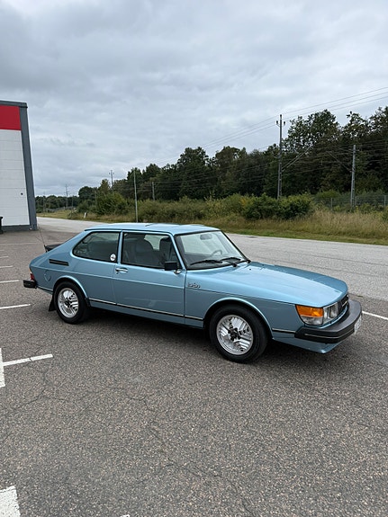 Saab 900 2 of 8