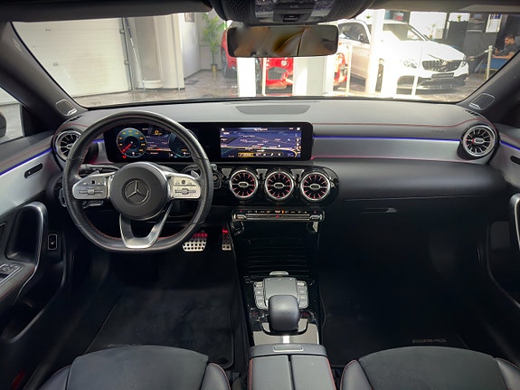Mercedes-Benz CLA250 e 16 of 18