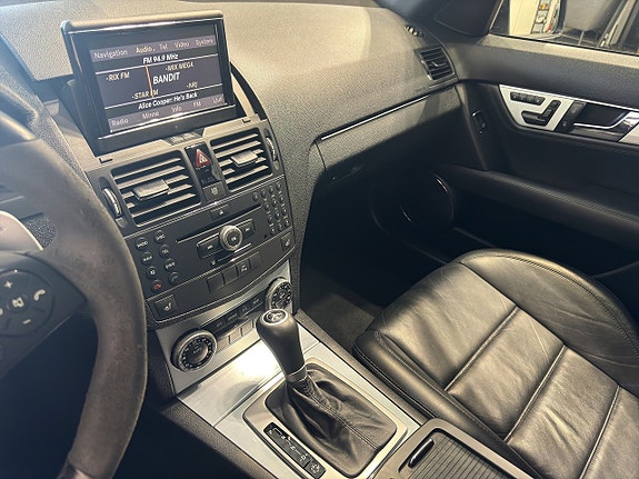 Mercedes-Benz C63 16 of 19