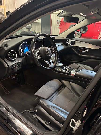 Mercedes-Benz C200 d 8 of 13