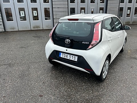 Toyota Aygo 3 of 8