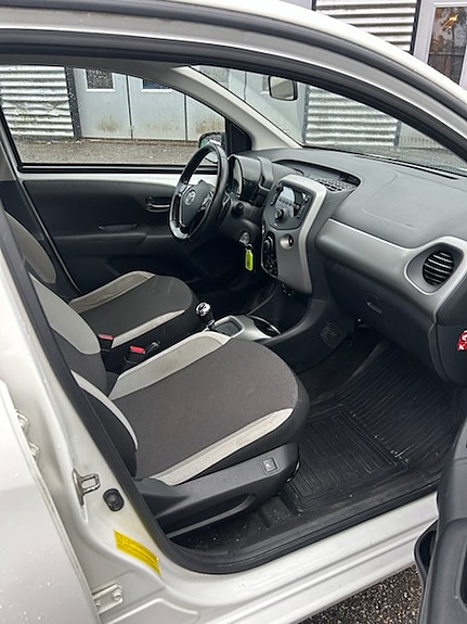 Toyota Aygo 8 of 8