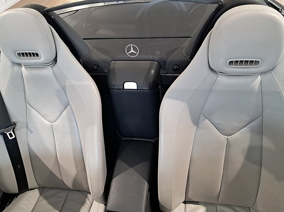 Mercedes-Benz SLK200 7 of 9