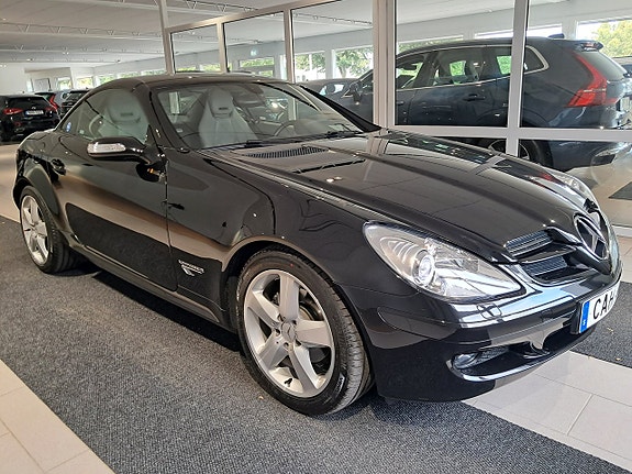 Mercedes-Benz SLK200 2 of 9