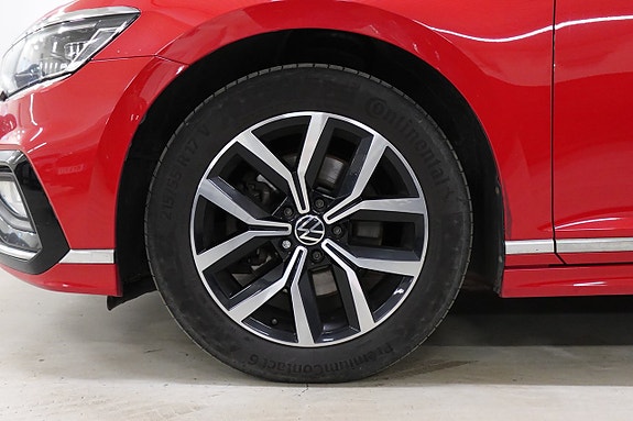 Volkswagen Passat 25 of 27