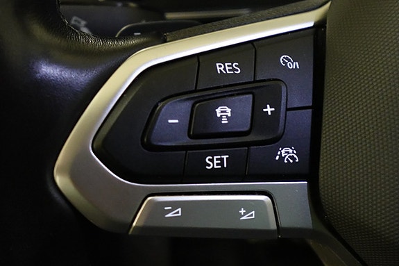 Volkswagen Passat 18 of 27