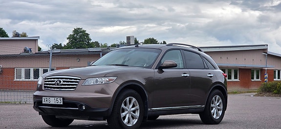 Infiniti FX35 4 of 28
