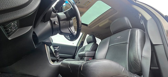 Infiniti FX35 23 of 28