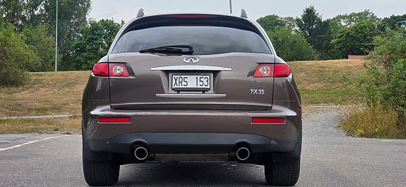 Infiniti FX35 9 of 28