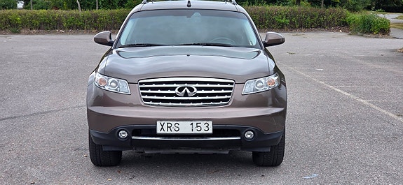 Infiniti FX35 3 of 28