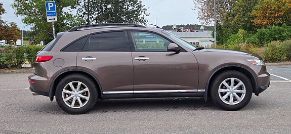 Infiniti FX35 7 of 28