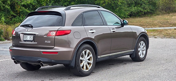 Infiniti FX35 8 of 28
