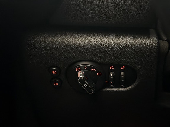 MINI Cooper 18 of 29