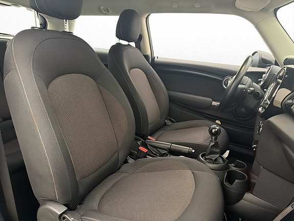 MINI Cooper 20 of 29