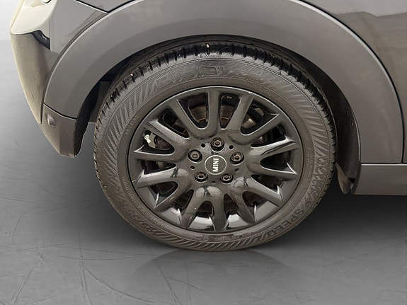 MINI Cooper 26 of 29