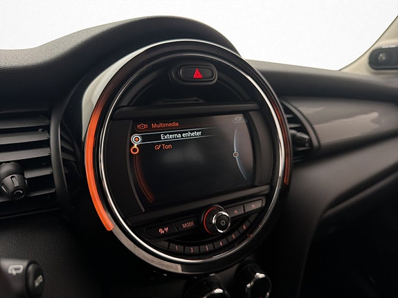 MINI Cooper 14 of 29