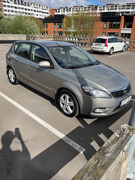 Kia Ceed 2 of 11