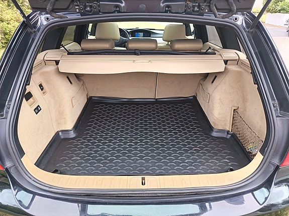 BMW 330d 9 of 10