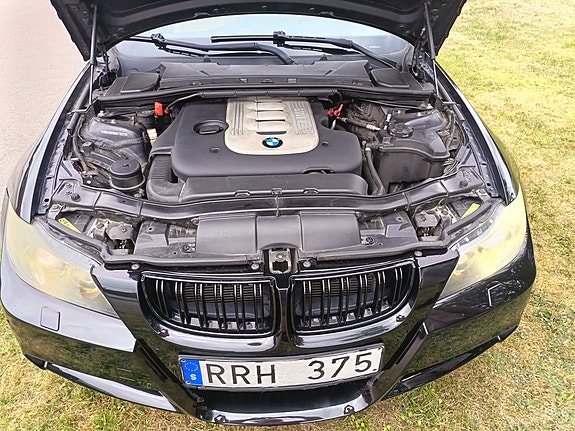 BMW 330d 8 of 10