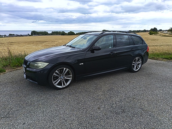 BMW 330d 2 of 10