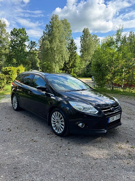 Ford Focus 2 of 8
