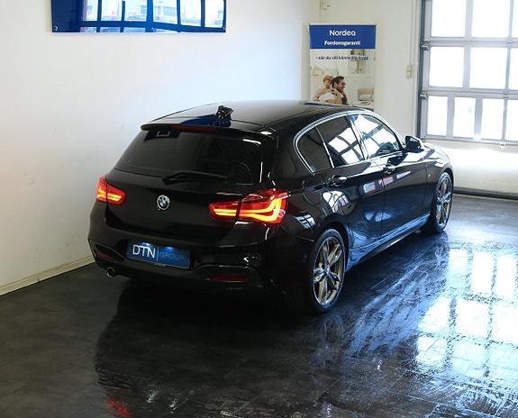 BMW 118i 2 of 23
