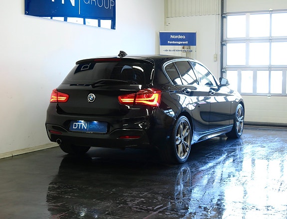 BMW 118i 3 of 23