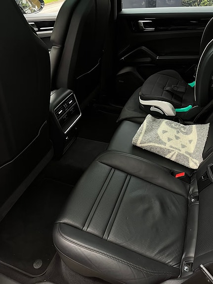 Porsche Cayenne 13 of 13