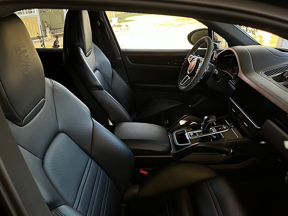 Porsche Cayenne 12 of 13