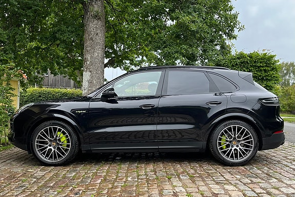 Porsche Cayenne 5 of 13