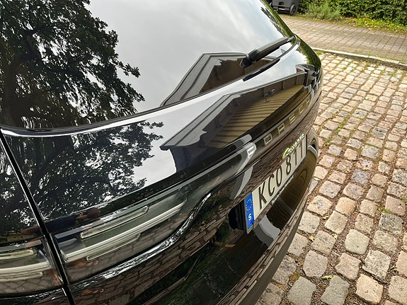 Porsche Cayenne 8 of 13