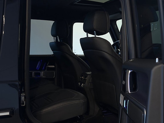 Mercedes-Benz G500 11 of 23